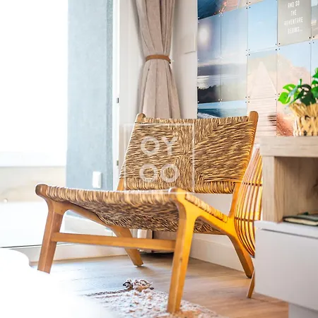 Beachfront Bliss Apt, With Heated Pool, By Oyoostays Torrevieja
