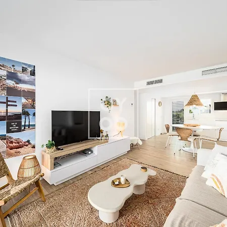 Apartamento Beachfront Bliss Apt, With Heated Pool, By Oyoostays Torrevieja