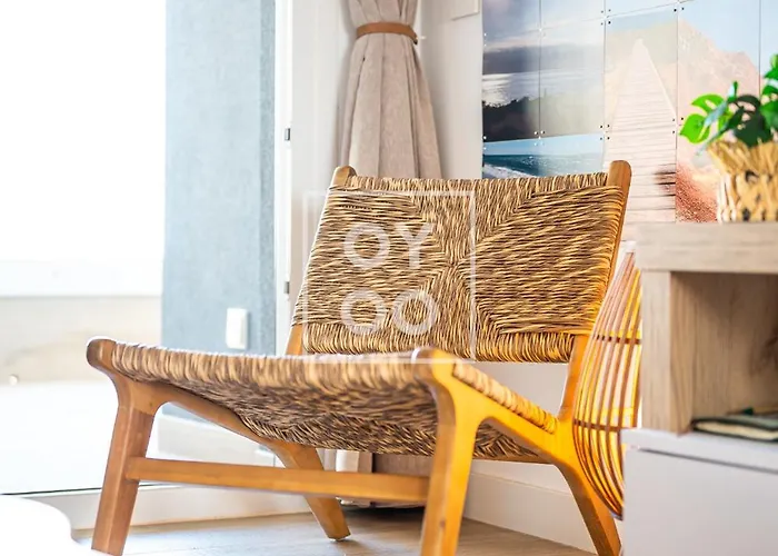 Beachfront Bliss Apt, With Heated Pool, By Oyoostays Torrevieja