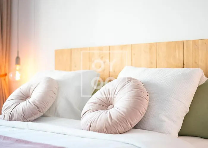 Apartamento Beachfront Bliss Apt, With Heated Pool, By Oyoostays *