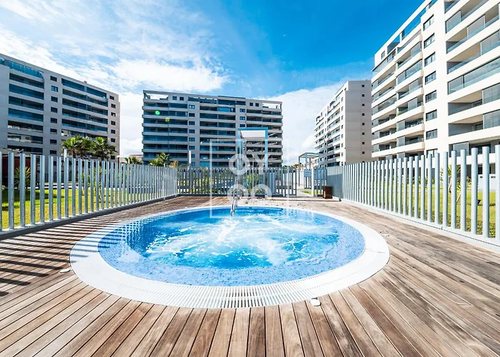 Beachfront Bliss Apt, With Heated Pool, By Oyoostays Apartamento Torrevieja